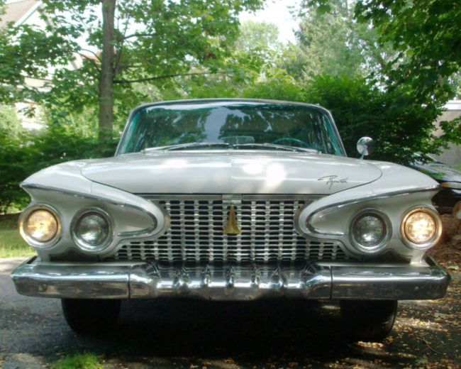 1961Plymouth_front-650x520