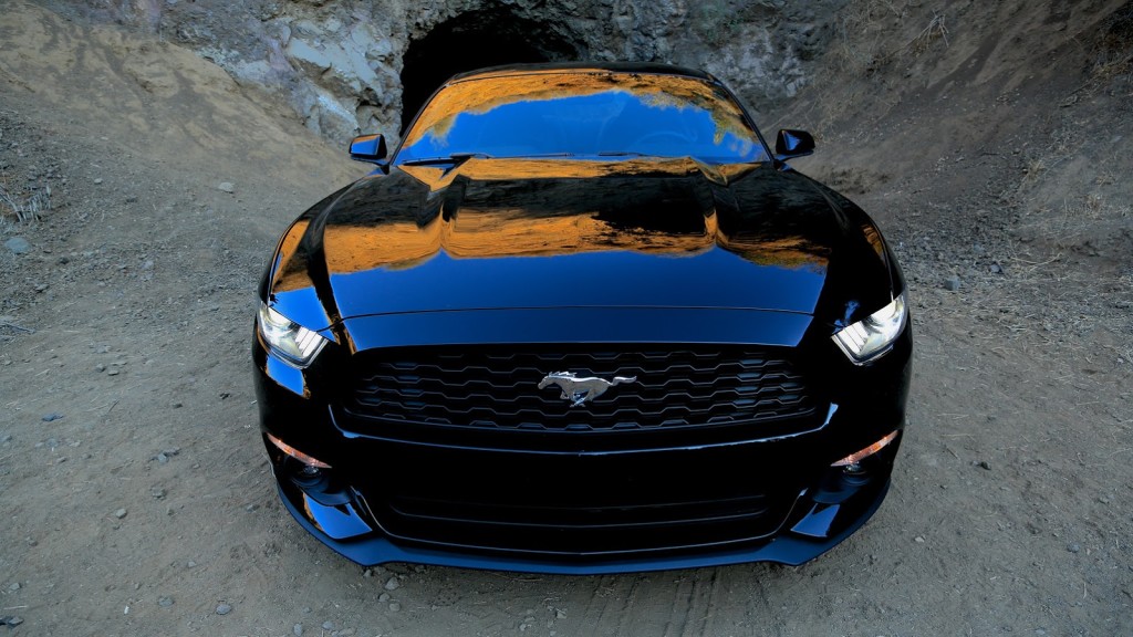 2015-ford-mustang-11batcave