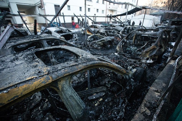 rolls-royces-porsches-and-others-burn-to-the-ground-in-12-car-moscow-fire_2