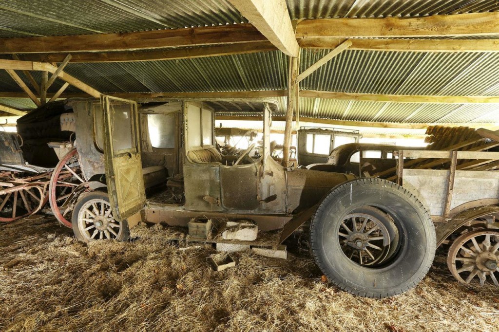 roger-baillon-collection-barn-find_100493696_h