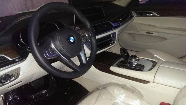 2016-BMW-7-Series-interior