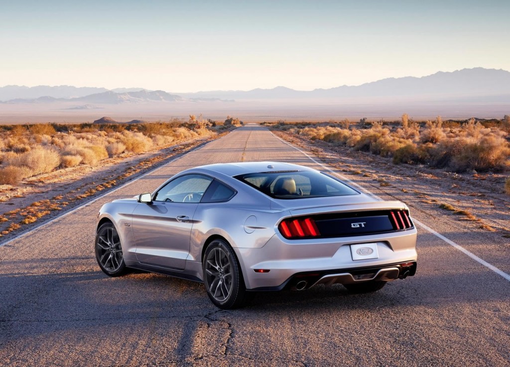 ford-mustang-gt-2015-11