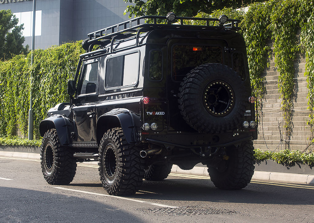 tweaked-land-rover-spectre-2