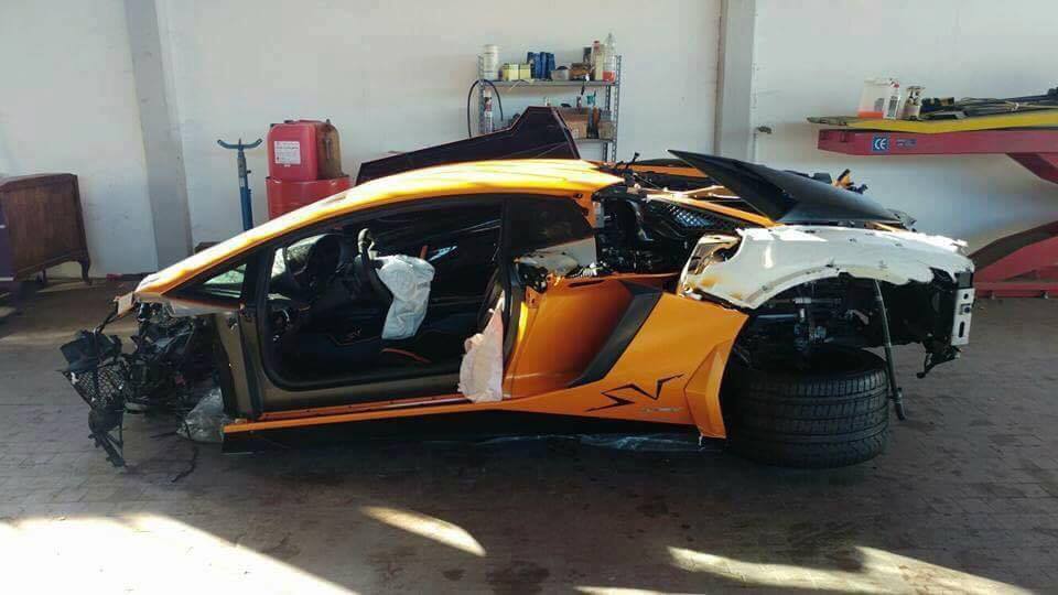 lamborghini-aventador-sv-crash-5